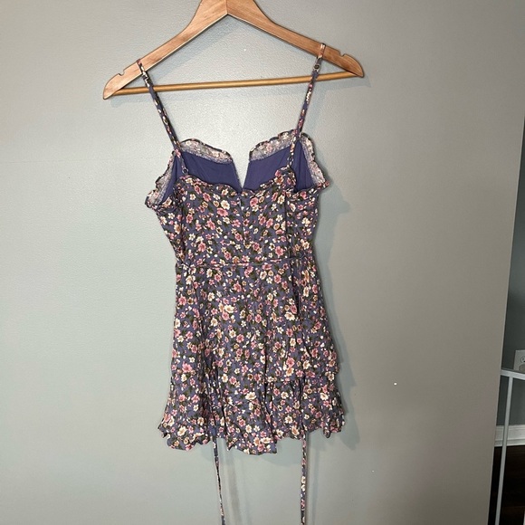 Altar’d State Briar Floral Ruffle Romper - Picture 6 of 13